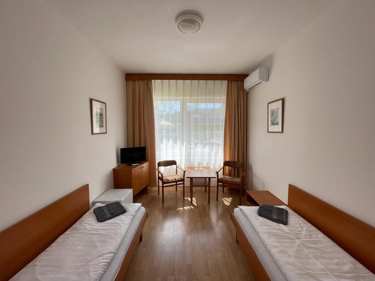 Hello Balcsi Apartmanhaz Tihany Exteriör bild