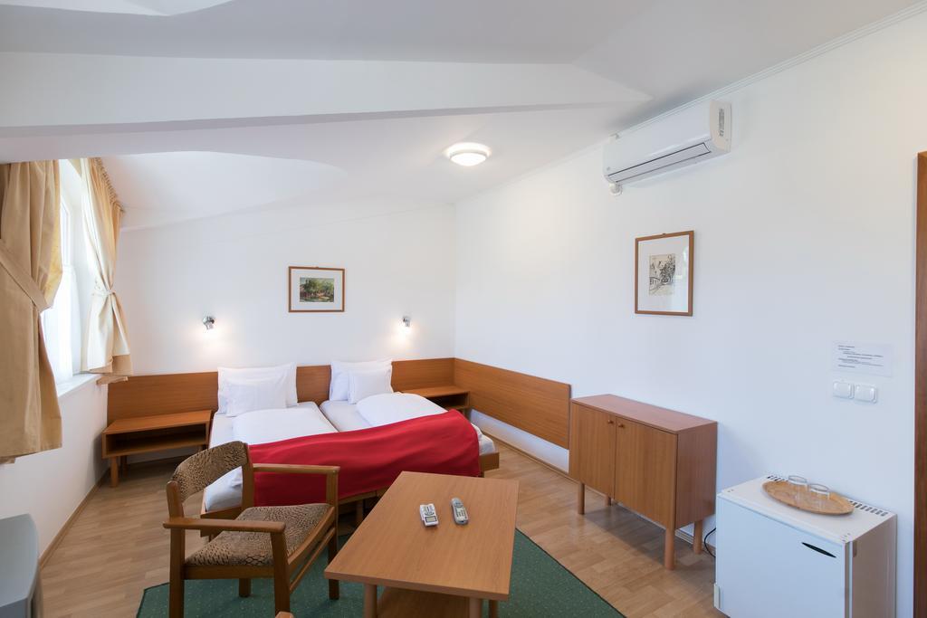 Hello Balcsi Apartmanhaz Tihany Exteriör bild