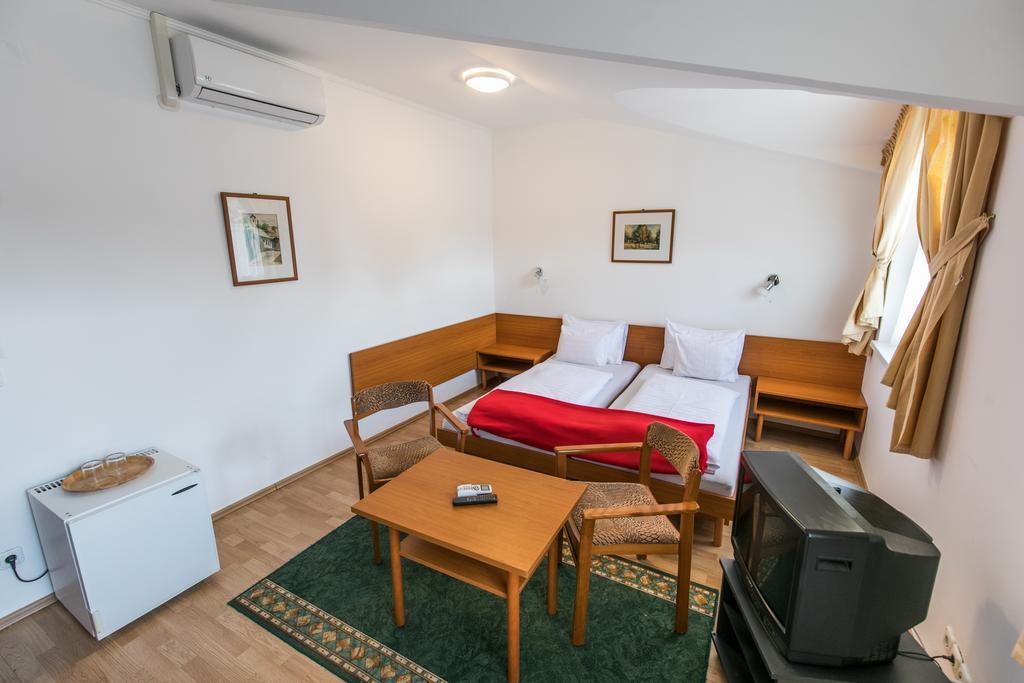 Hello Balcsi Apartmanhaz Tihany Exteriör bild